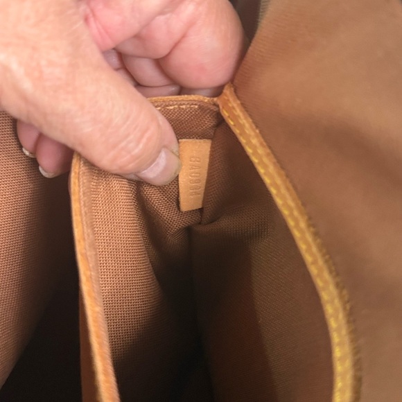 Louis Vuitton Authenticated Alma Satchel with Monogram Pattern - Picture 10 of 10